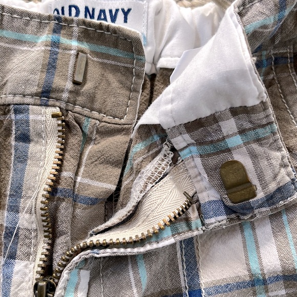 Old Navy Size 8, Boy, plaid cargo short, EUC - Picture 6 of 8
